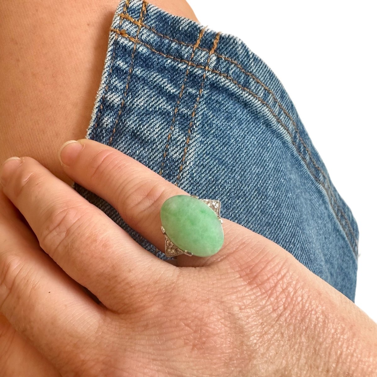 Bague Marquise en or blanc, platine, jade et diamants - Castafiore