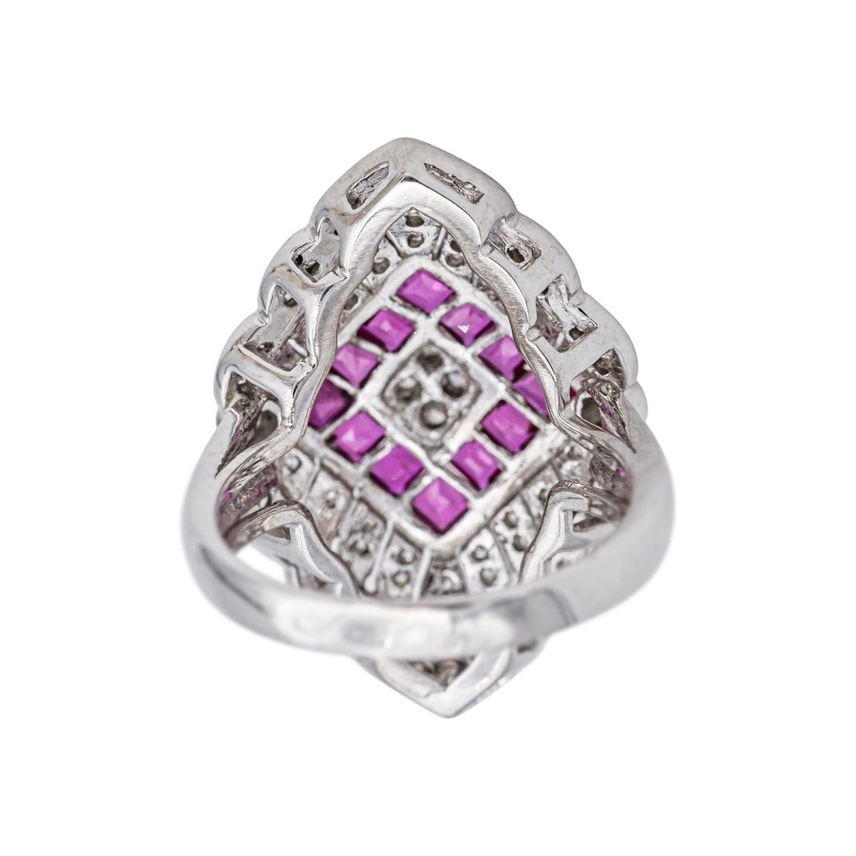 Bague Marquise en or blanc, platine, rubis et diamants - Castafiore