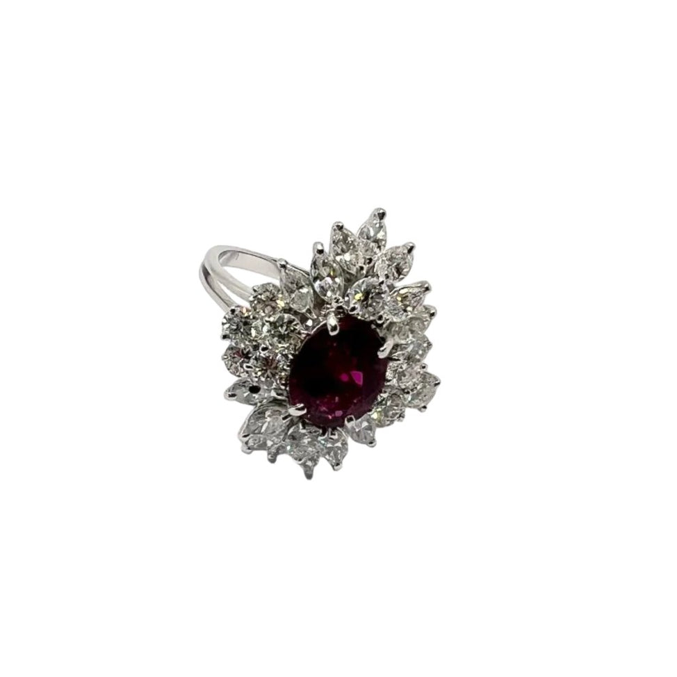 Bague Marquise en or blanc, rubis, et diamants - Castafiore