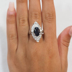 Bague marquise en or blanc, saphir et diamants - Castafiore