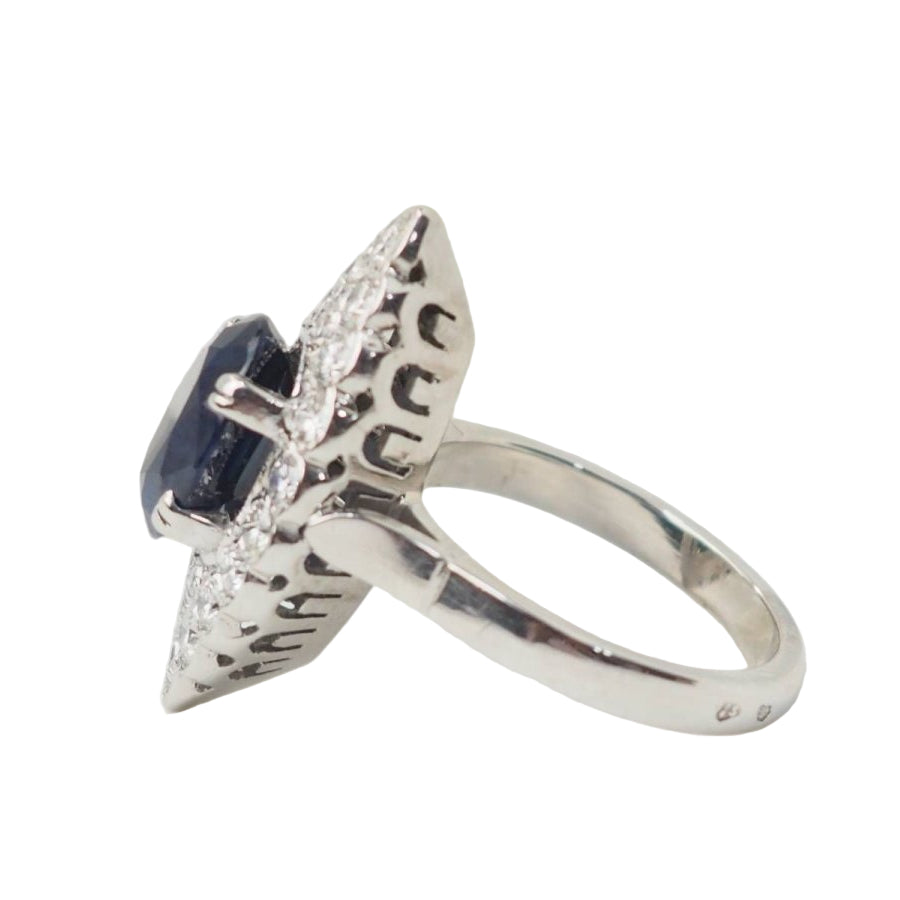 Bague marquise en or blanc, saphir et diamants - Castafiore