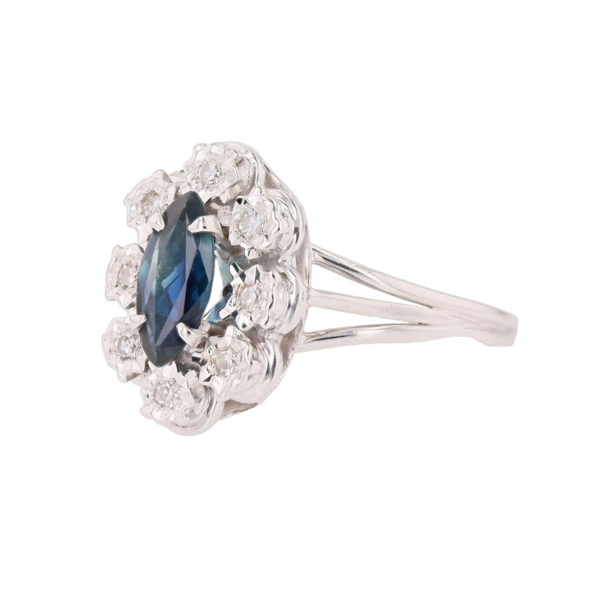Bague Marquise en or blanc, saphir et diamants - Castafiore