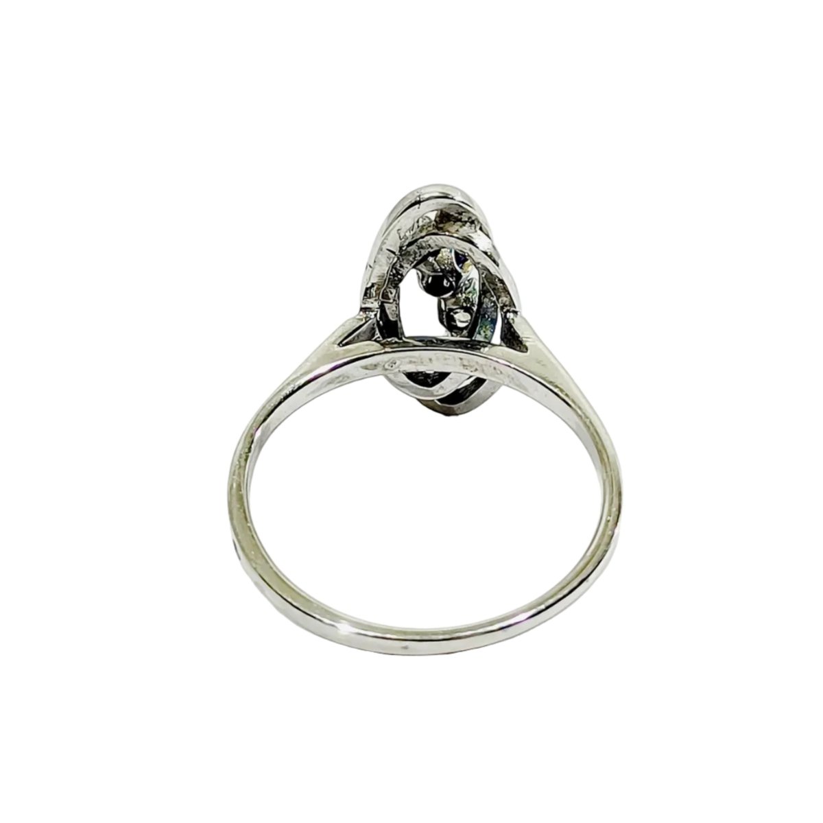 Bague Marquise en or blanc, saphirs et diamants - Castafiore