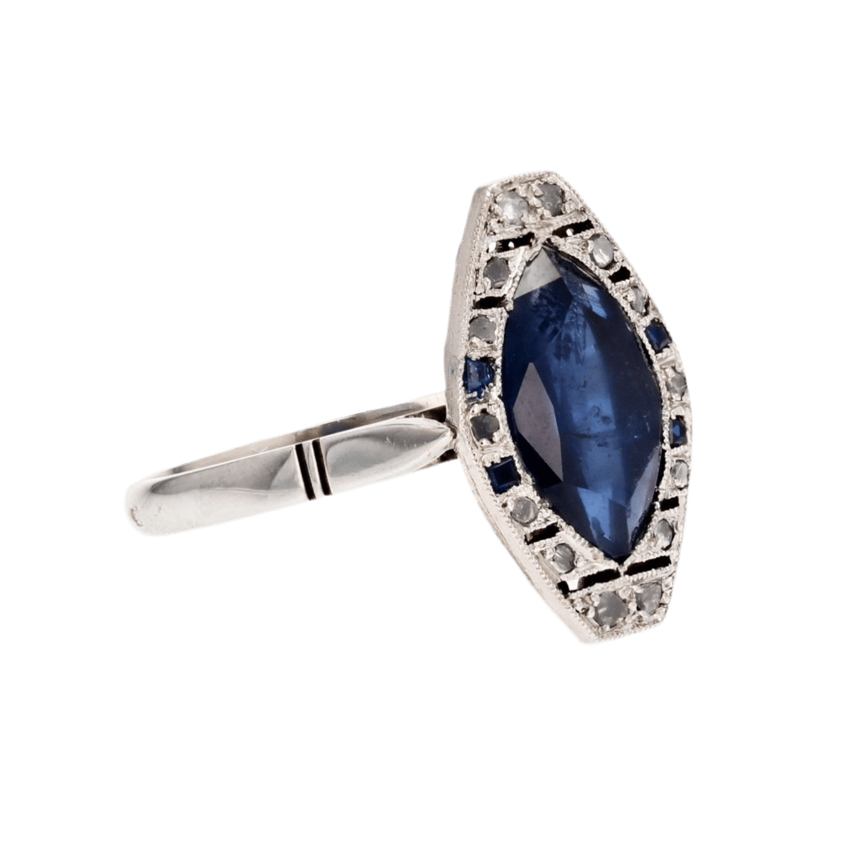 Bague Marquise en or blanc, saphirs et diamants - Castafiore