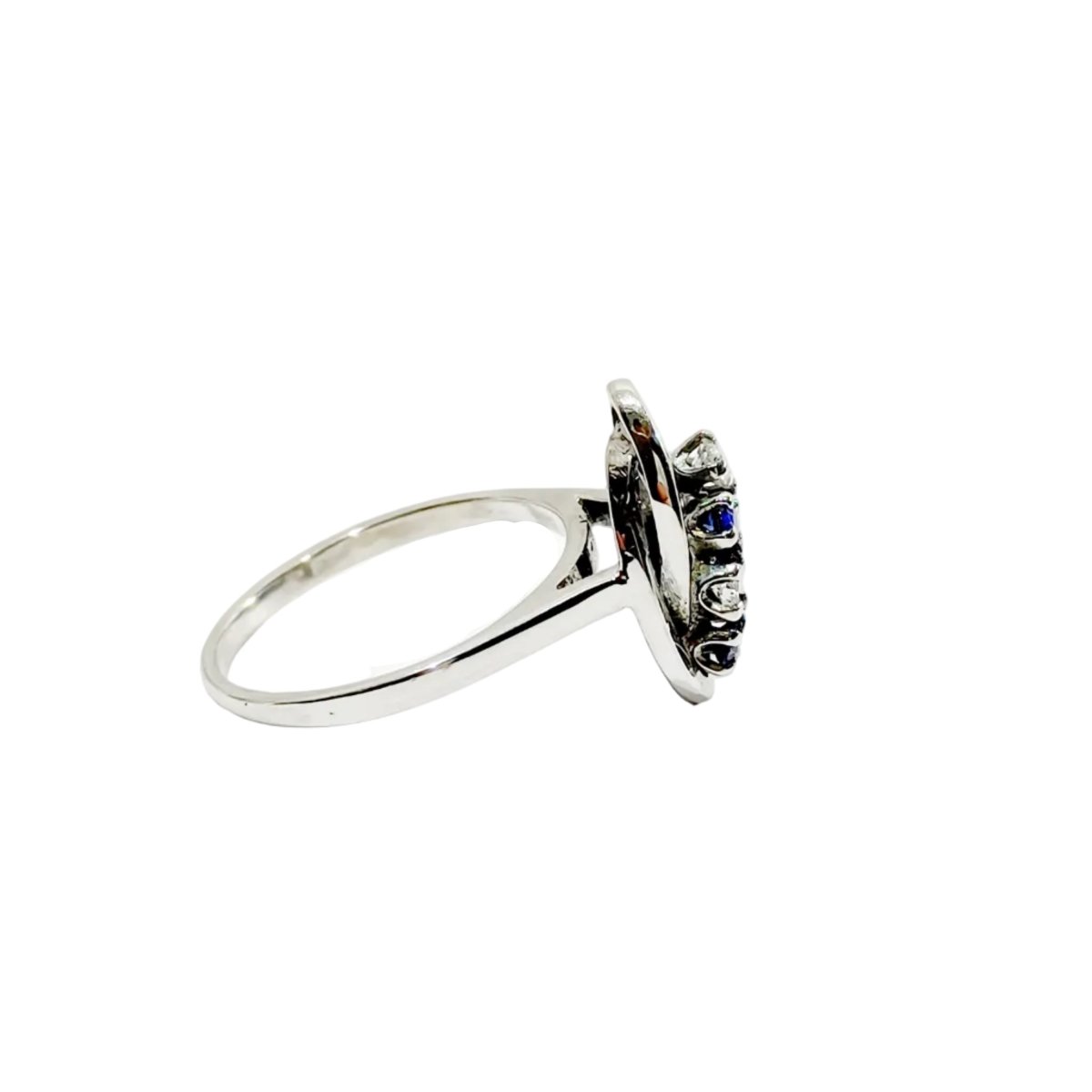 Bague Marquise en or blanc, saphirs et diamants - Castafiore