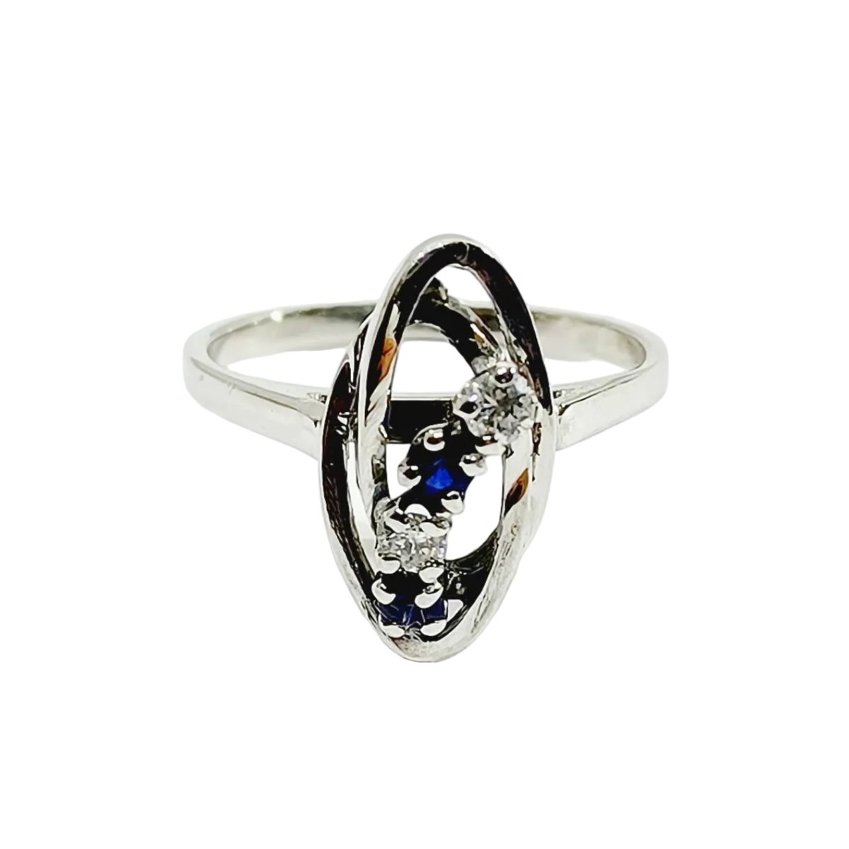 Bague Marquise en or blanc, saphirs et diamants - Castafiore