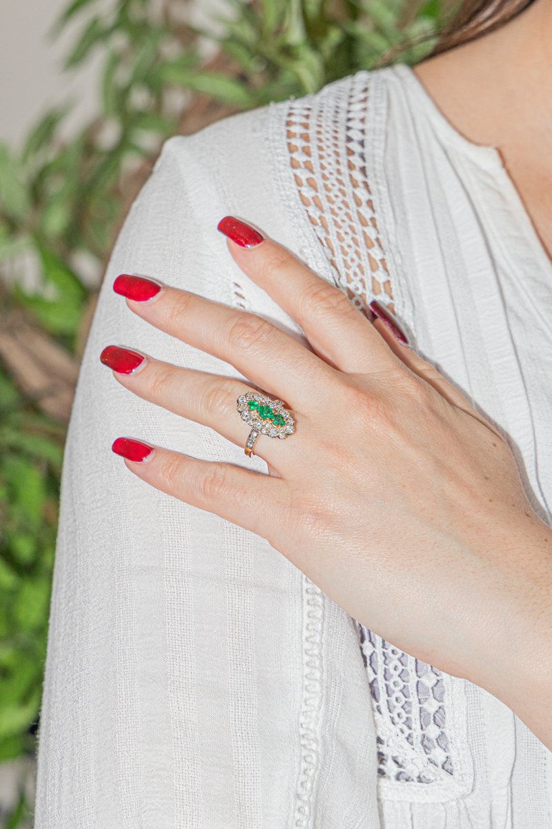 Bague Marquise en or jaune, émeraude et diamant - Castafiore