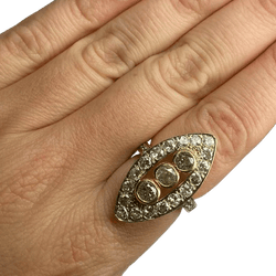 Bague Marquise en or jaune et diamants - Castafiore