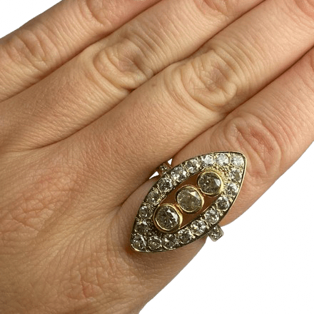 Bague Marquise en or jaune et diamants - Castafiore