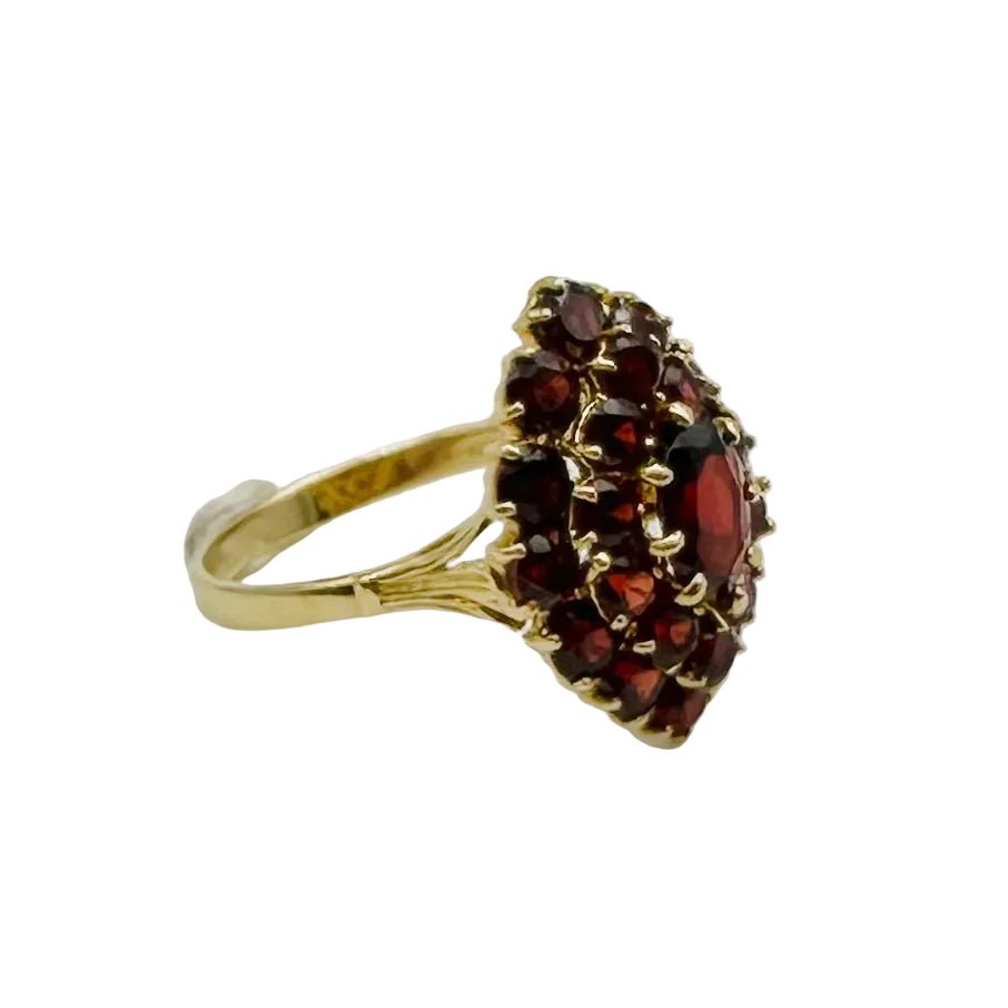 Bague Marquise en or jaune et grenat - Castafiore