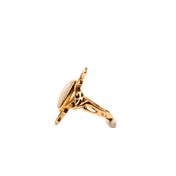 Bague Marquise en or jaune et opale - Castafiore