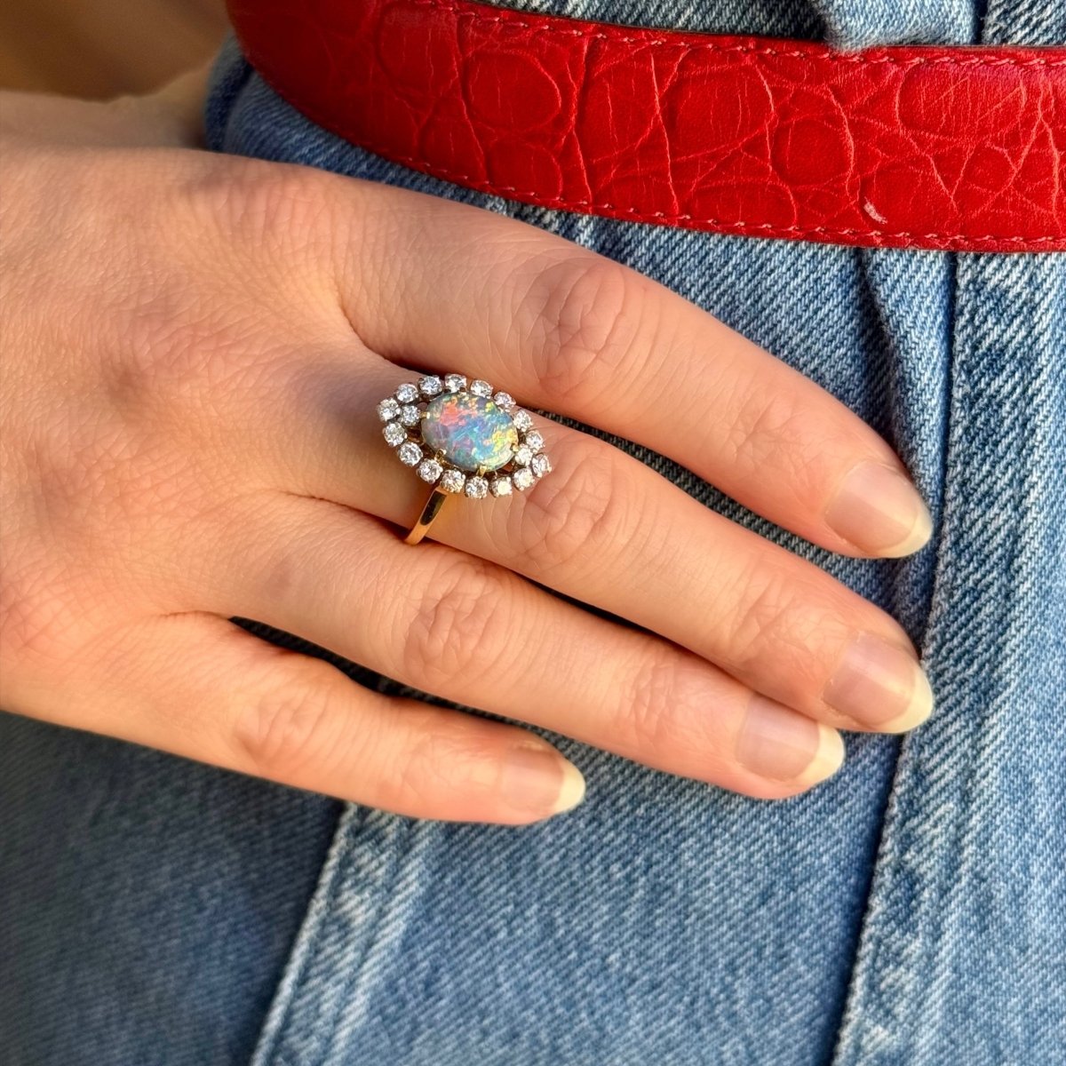 Bague marquise en or jaune et platine avec opale et diamants - Castafiore