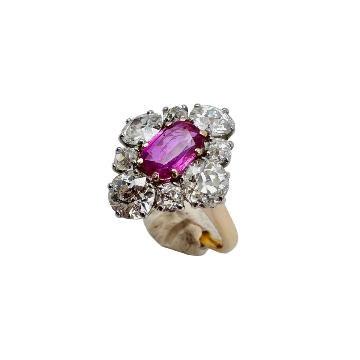 Bague Marquise en or jaune et saphir rose - Castafiore
