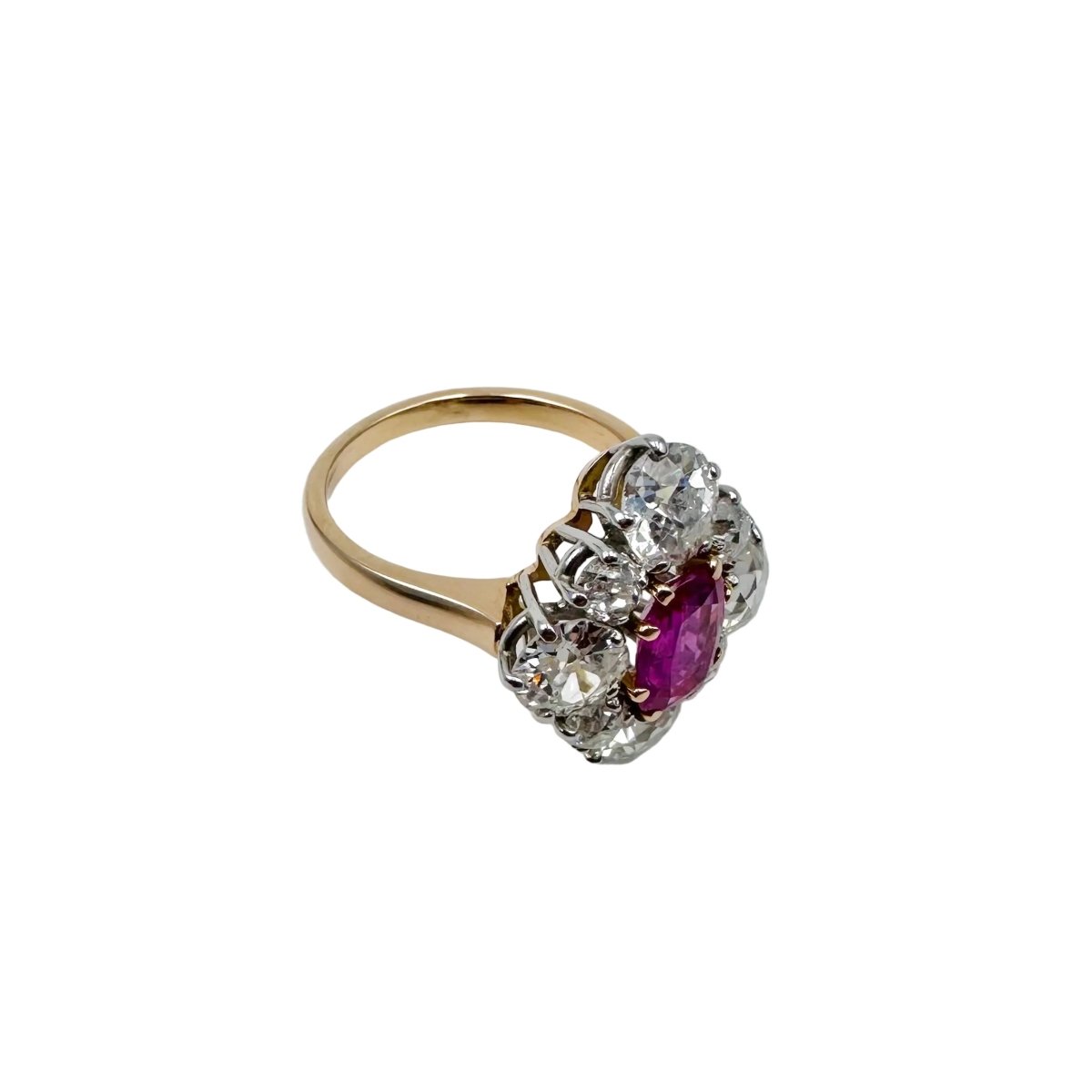 Bague Marquise en or jaune et saphir rose - Castafiore
