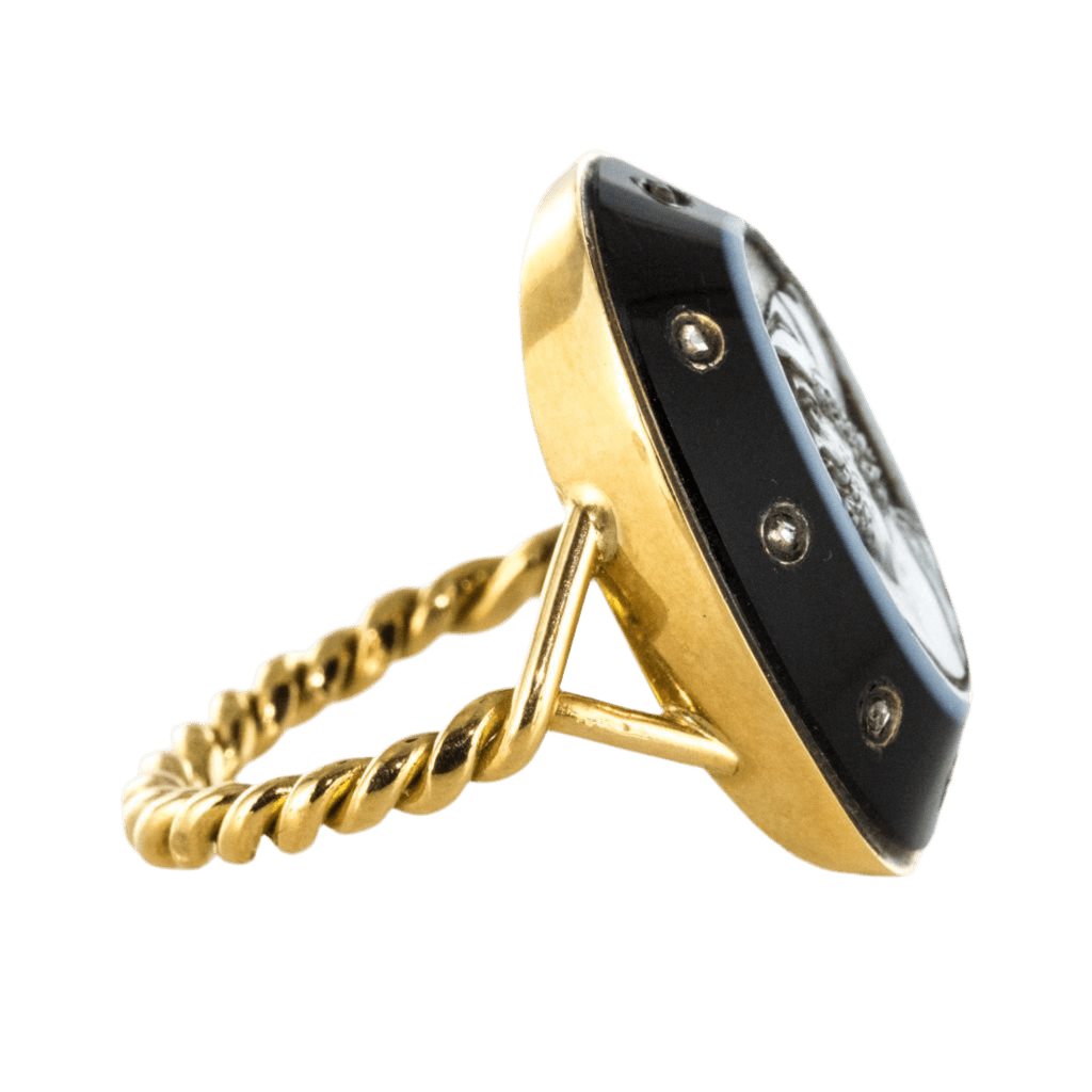 Bague Marquise en or jaune, onyx et diamants - Castafiore