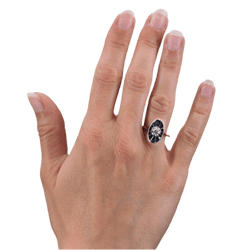 Bague Marquise en or jaune, or blanc, saphirs et diamant - Castafiore