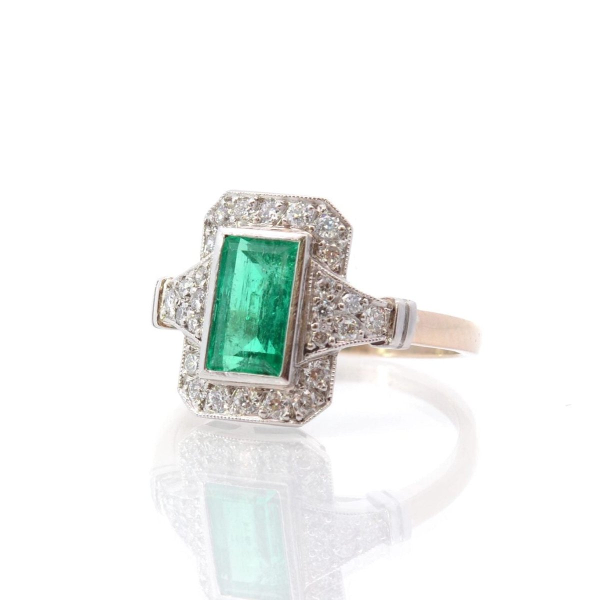 Bague Marquise en or jaune, platine, émeraude et diamants - Castafiore