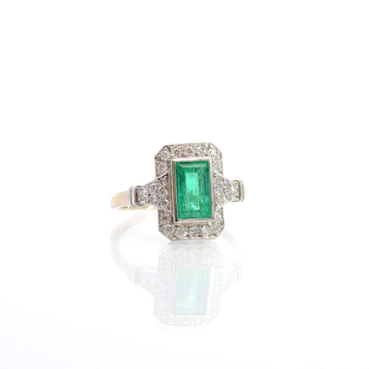 Bague Marquise en or jaune, platine, émeraude et diamants - Castafiore