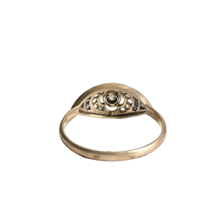 Bague Marquise en or jaune, platine et diamants - Castafiore