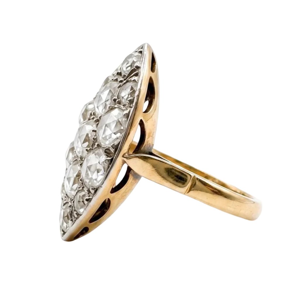 Bague Marquise en or jaune, platine et diamants - Castafiore