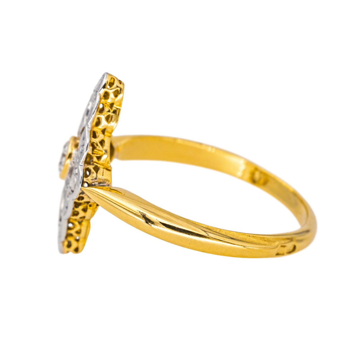 Bague Marquise en or jaune, platine et diamants - Castafiore