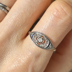 Bague Marquise en or jaune, platine et diamants - Castafiore