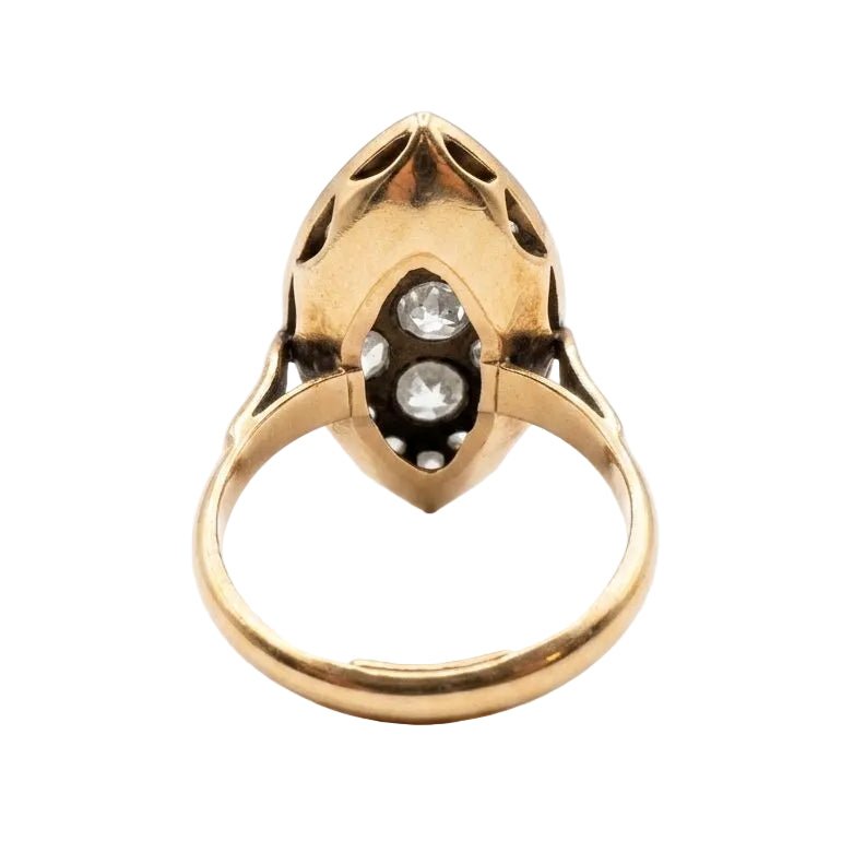 Bague Marquise en or jaune, platine et diamants - Castafiore