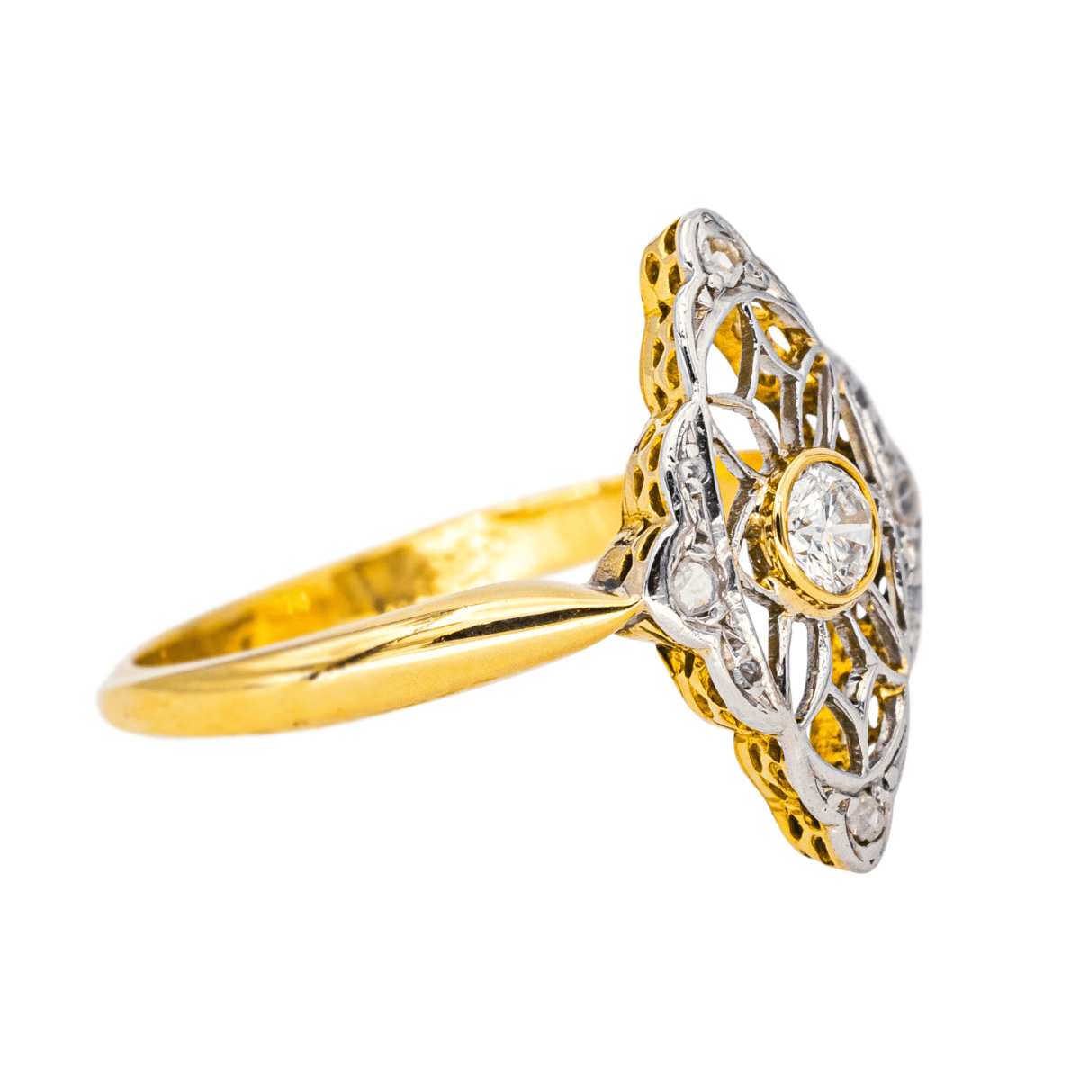 Bague Marquise en or jaune, platine et diamants - Castafiore