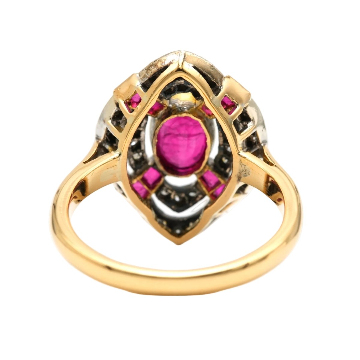 Bague Marquise en or jaune, rubis et diamants - Castafiore