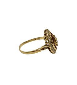Bague Marquise en or jaune, rubis et diamants - Castafiore