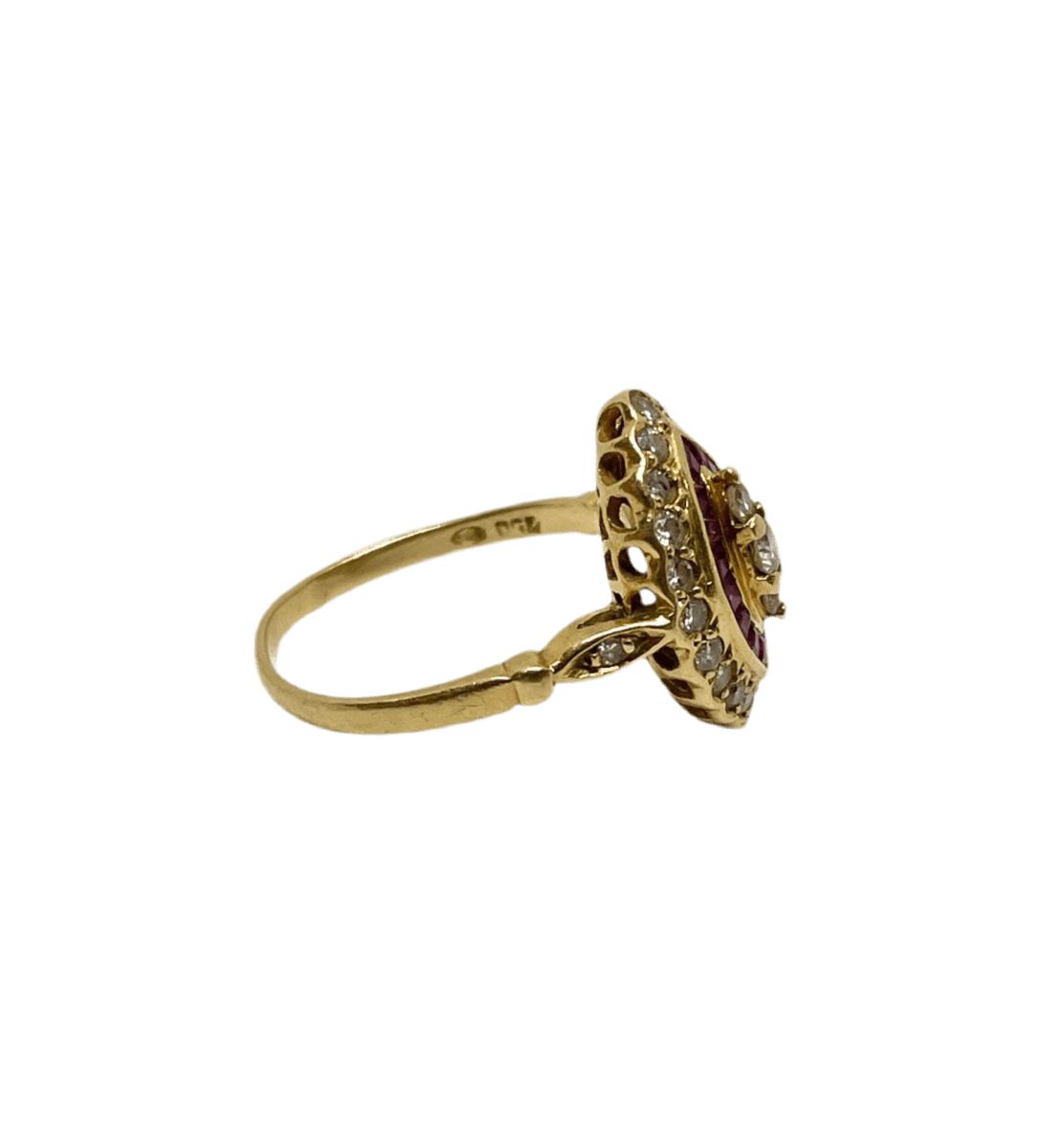 Bague Marquise en or jaune, rubis et diamants - Castafiore
