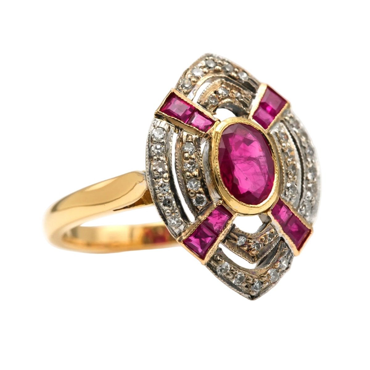 Bague Marquise en or jaune, rubis et diamants - Castafiore