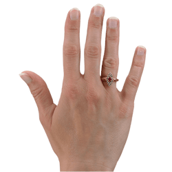 Bague Marquise en or jaune, rubis et diamants - Castafiore