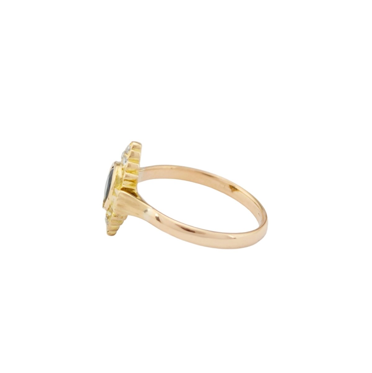 Bague Marquise en or jaune, saphir et diamants - Castafiore