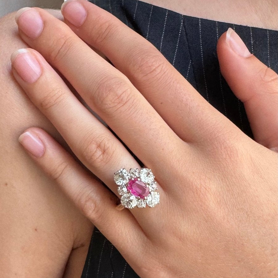 Bague Marquise en or jaune, saphir et diamants