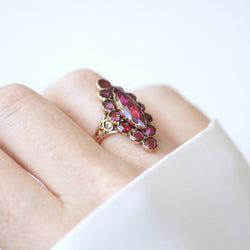 Bague Marquise en or rose et grenats - Castafiore