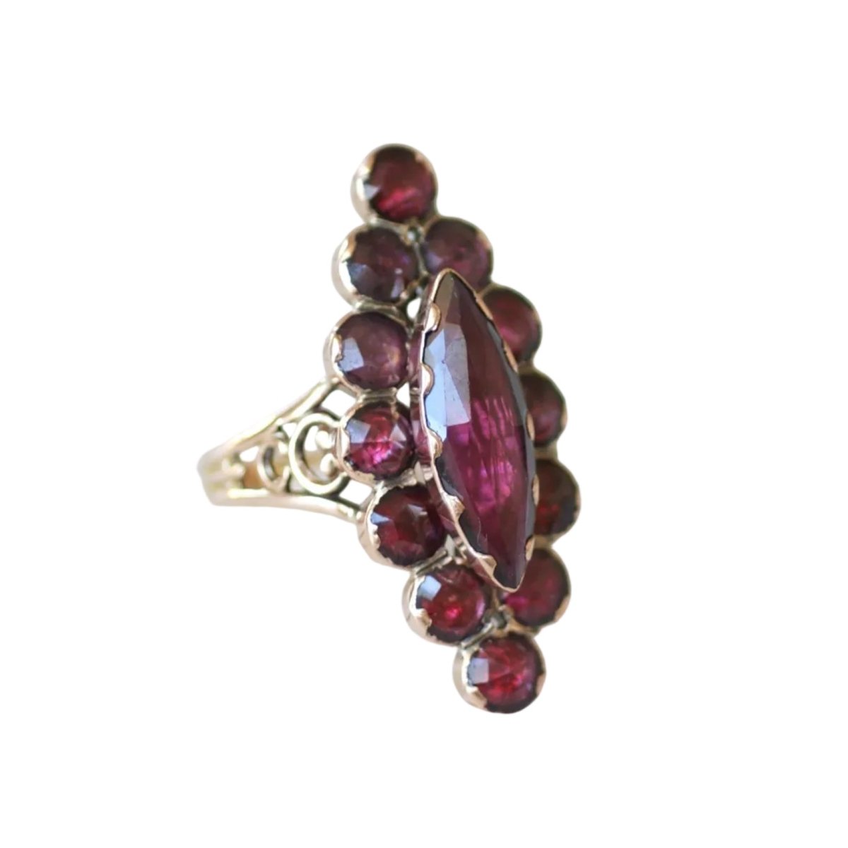 Bague Marquise en or rose et grenats - Castafiore