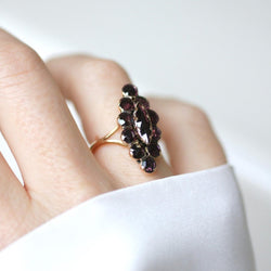 Bague Marquise en or rose et grenats - Castafiore