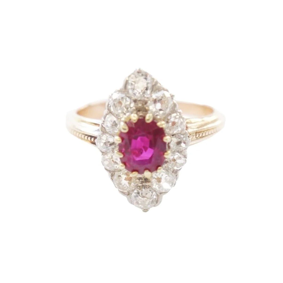 Bague marquise en or, rubis birman et diamants - Castafiore