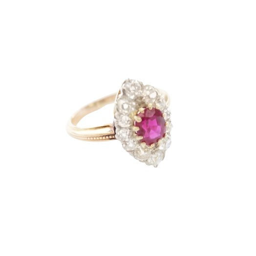 Bague marquise en or, rubis birman et diamants - Castafiore