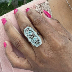 Bague Marquise en platine, aigue - marine et diamants - Castafiore