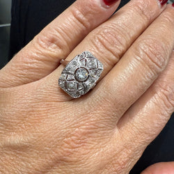 Bague Marquise en platine et diamants - Castafiore