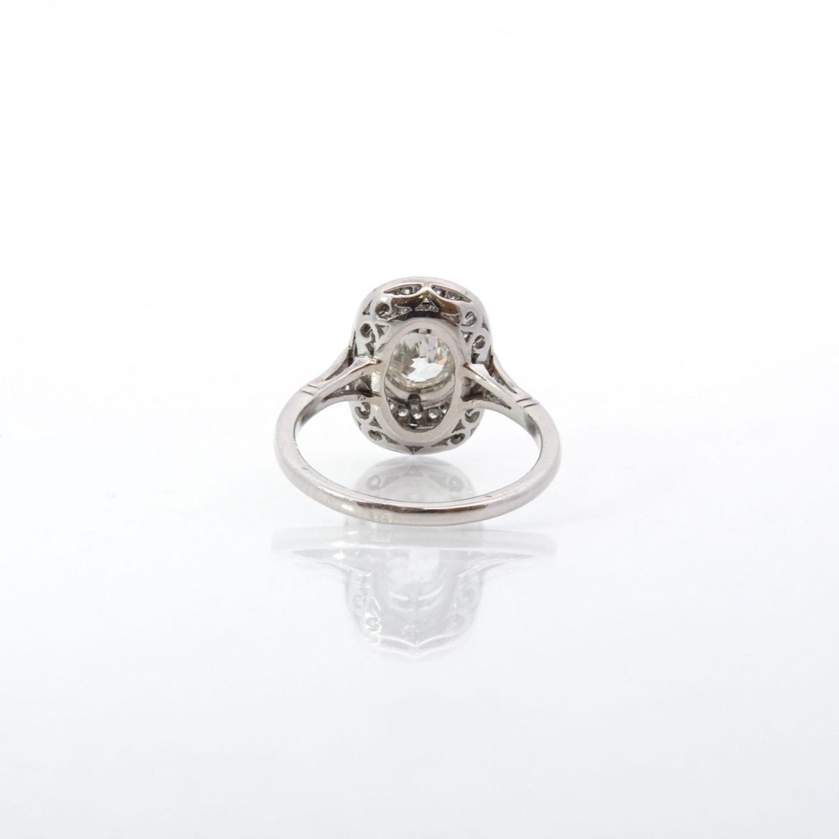 Bague Marquise en platine et diamants - Castafiore