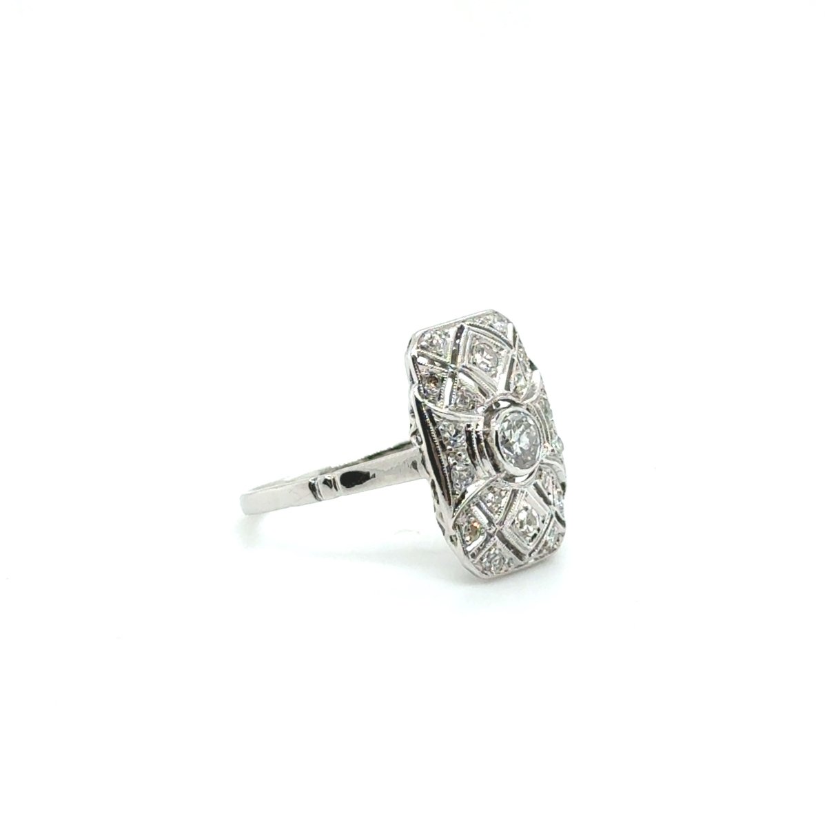 Bague Marquise en platine et diamants - Castafiore