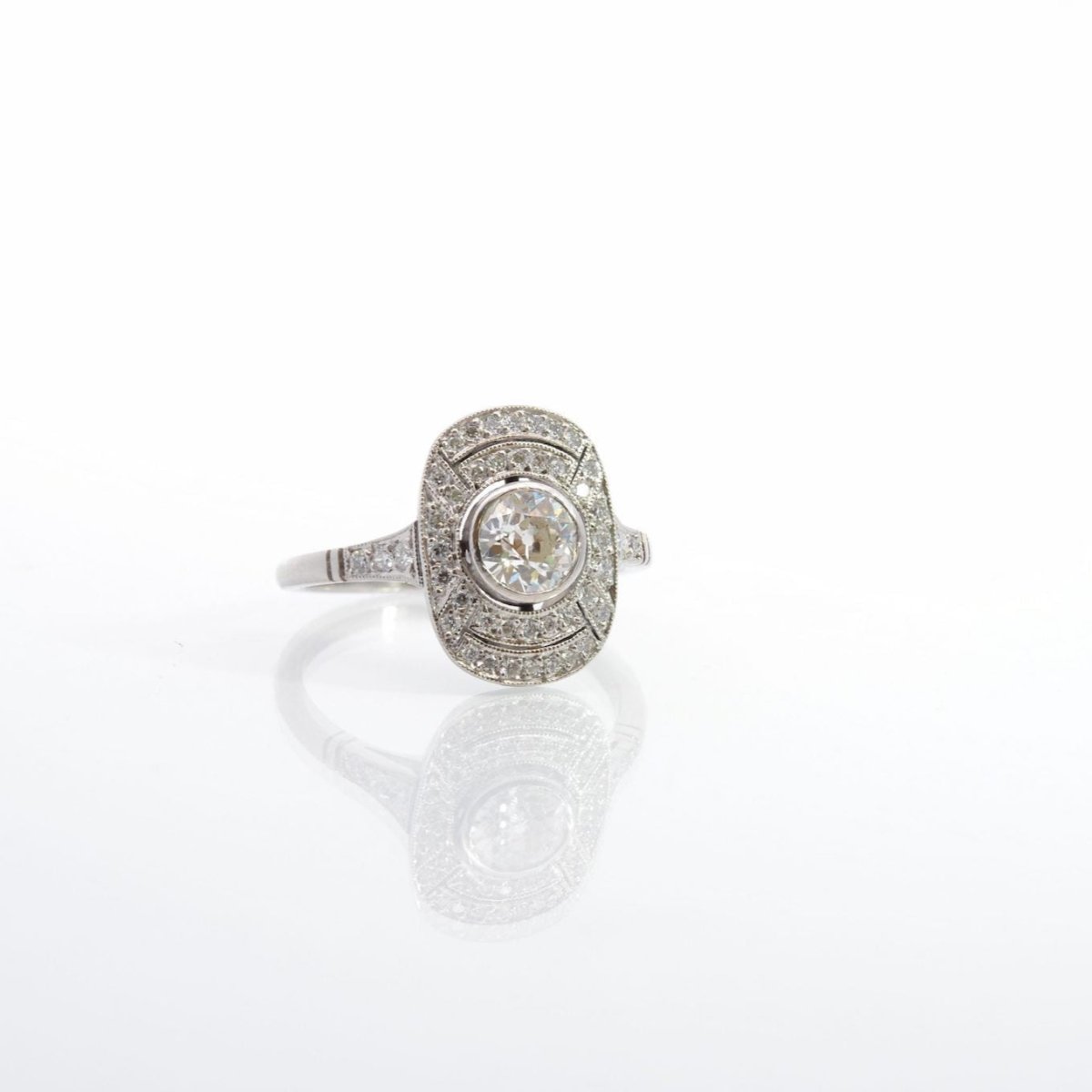 Bague Marquise en platine et diamants - Castafiore