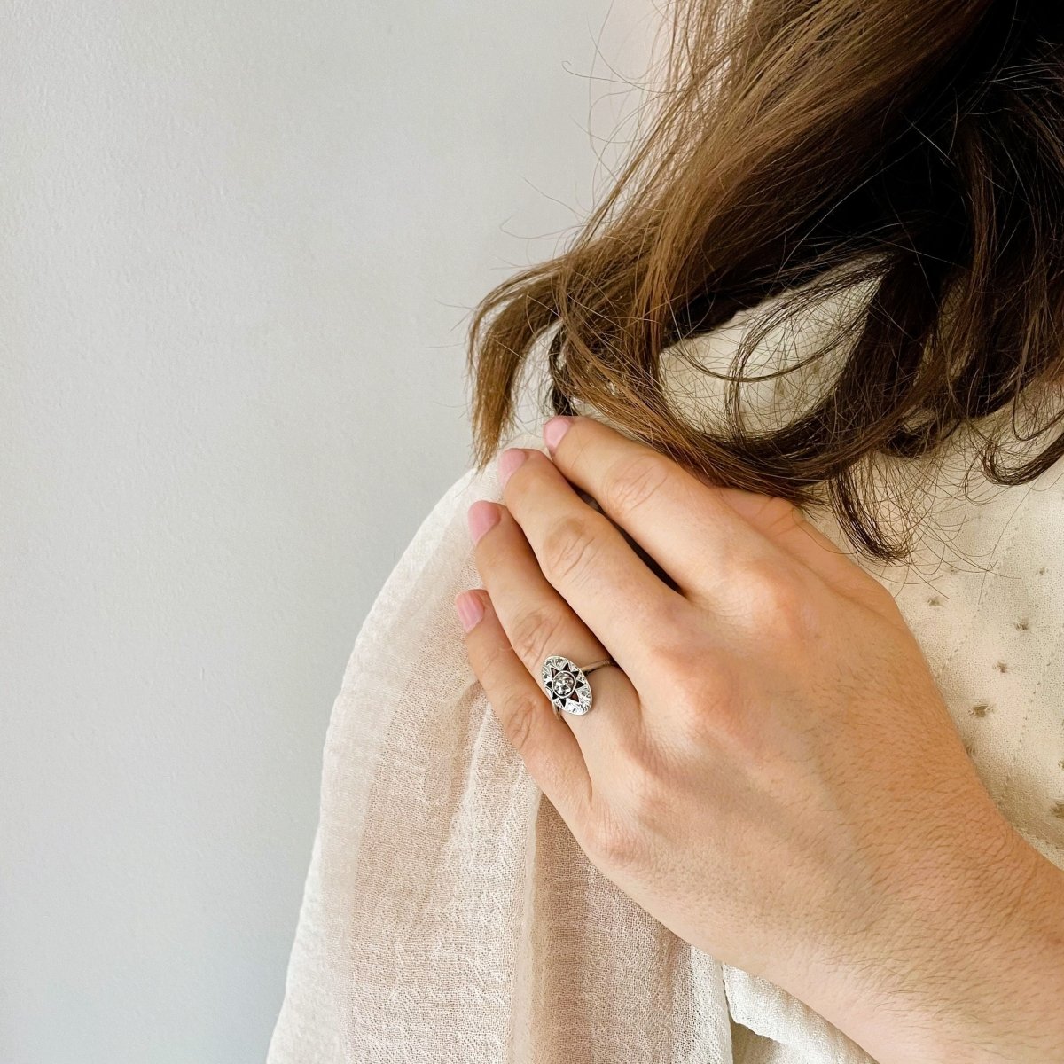 Bague Marquise en platine et diamants - Castafiore