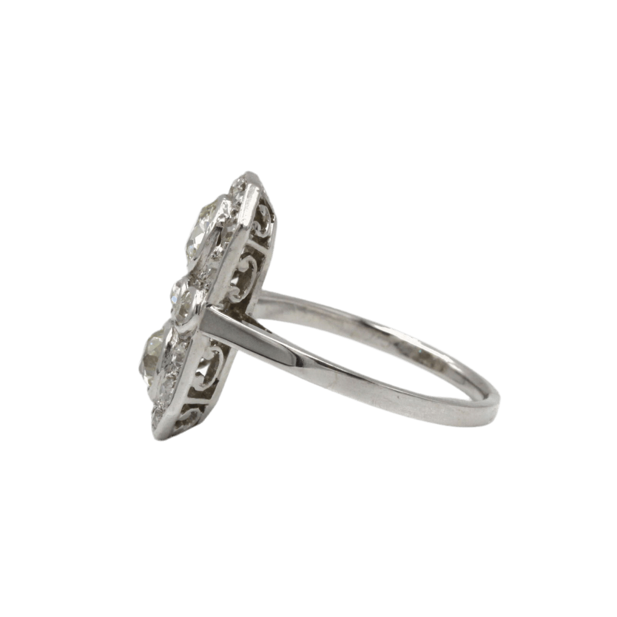 Bague Marquise en platine et diamants - Castafiore