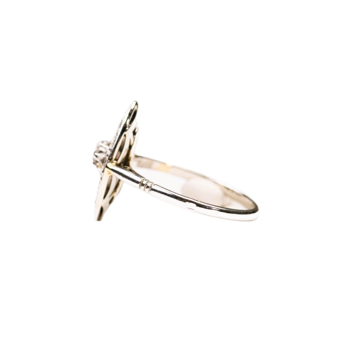 Bague Marquise en platine et diamants - Castafiore