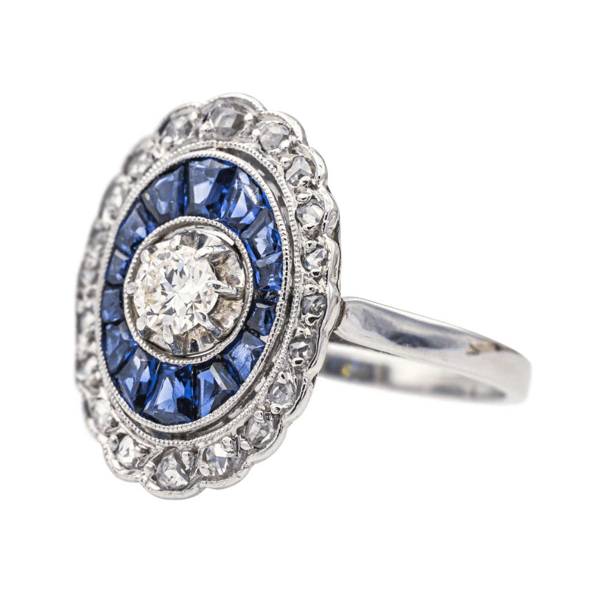 Bague Marquise en platine, saphir et diamants - Castafiore