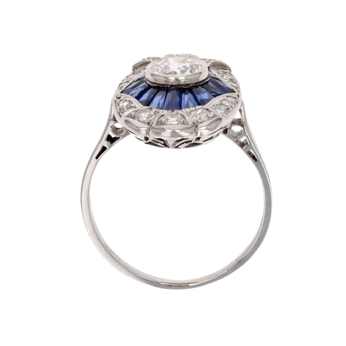 Bague Marquise en platine, saphirs et diamants - Castafiore